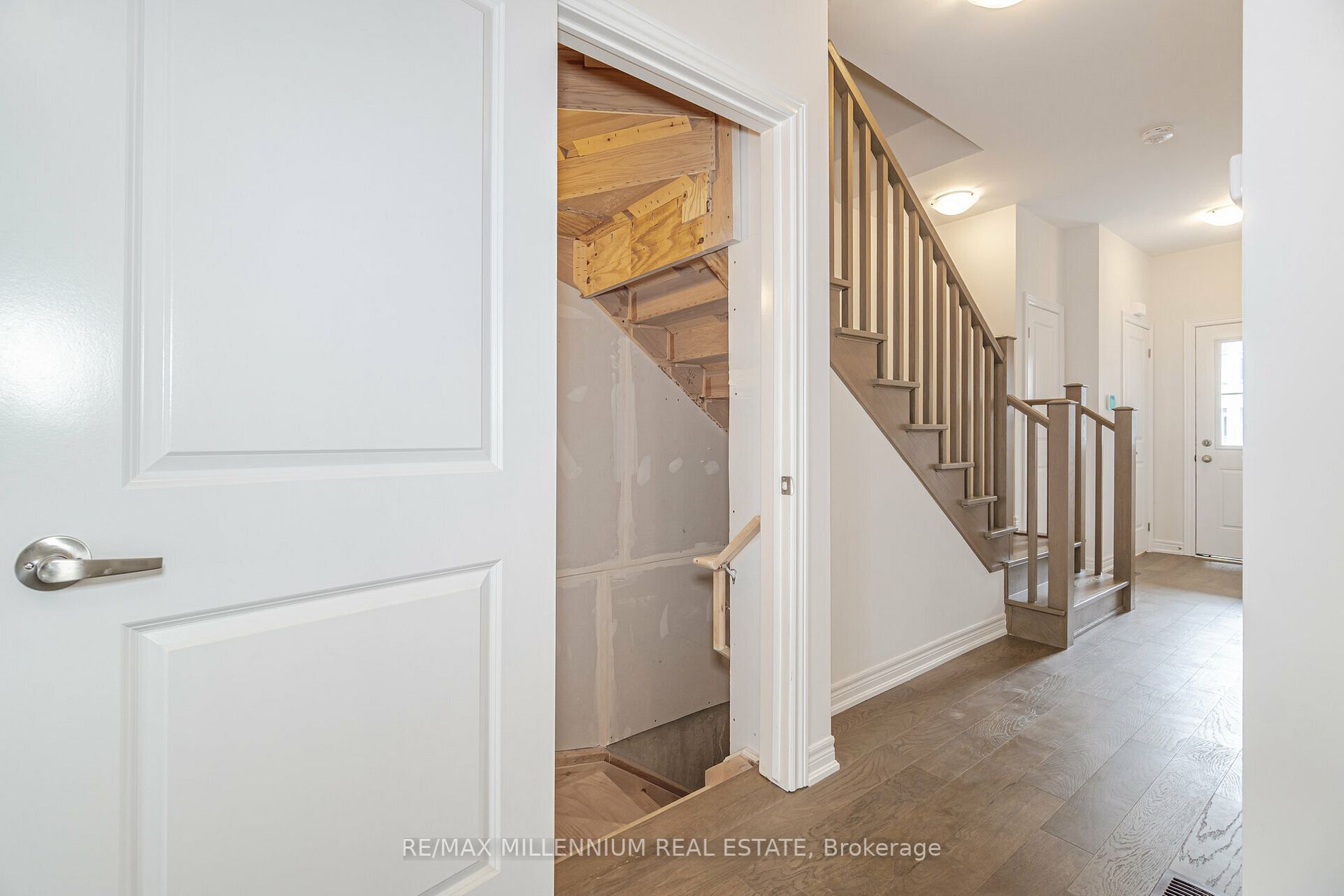 132 Aquasanta Crescent