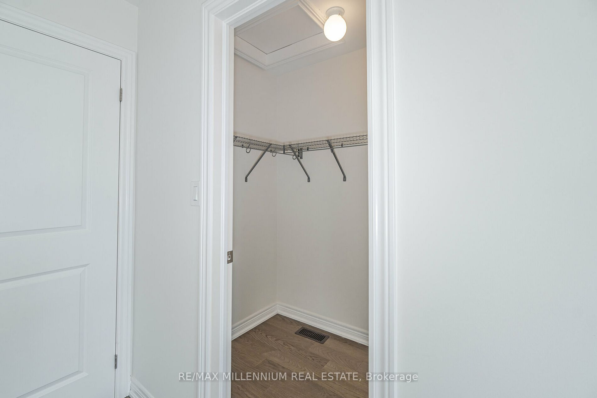 132 Aquasanta Crescent