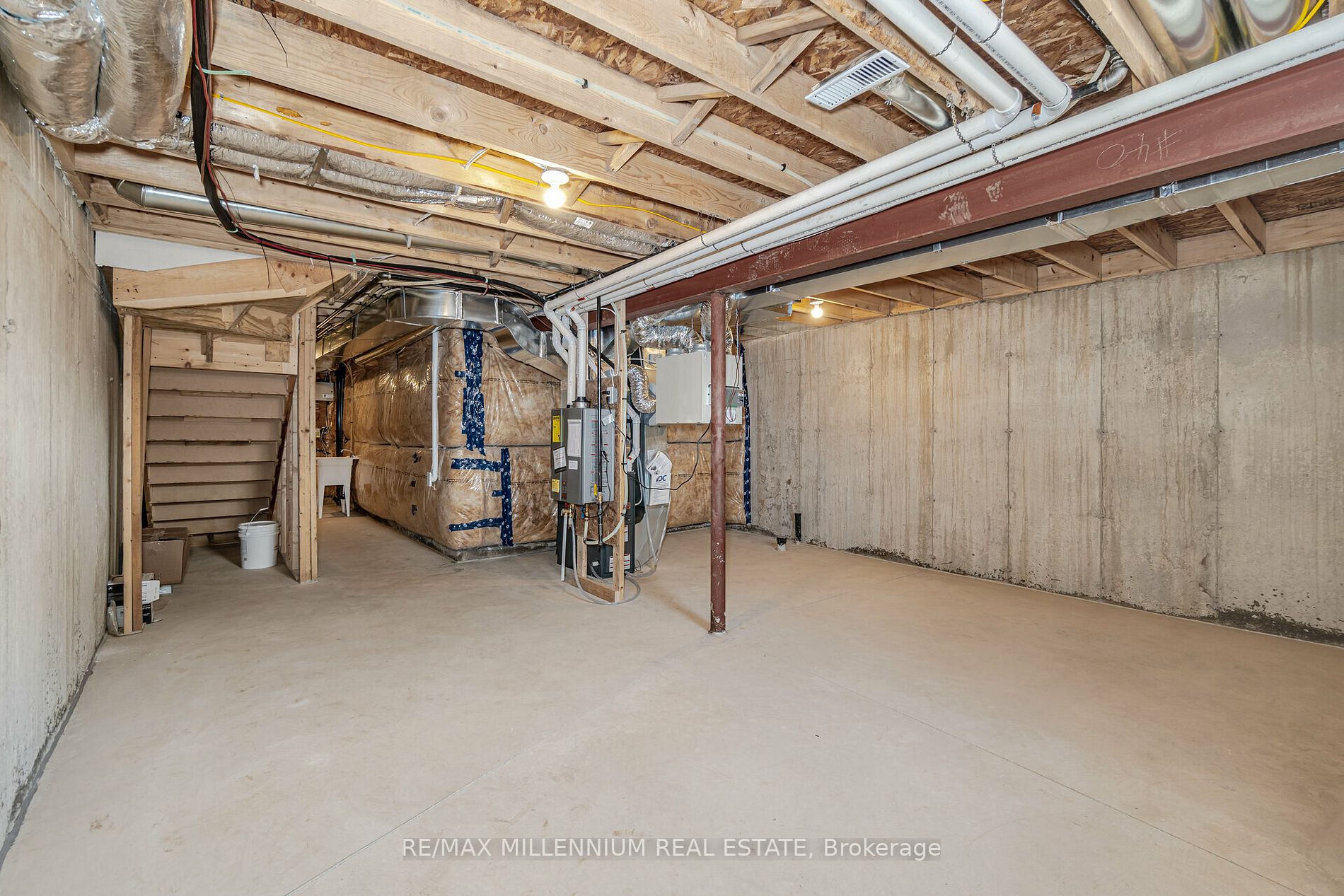 132 Aquasanta Crescent