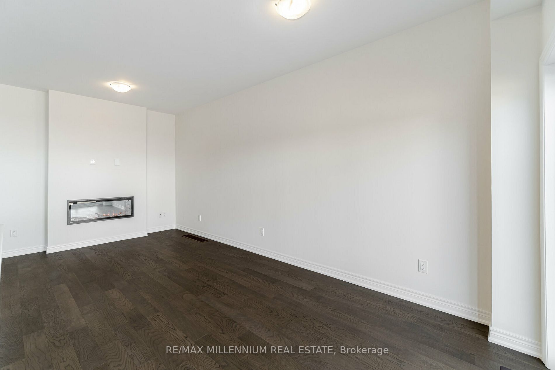 132 Aquasanta Crescent