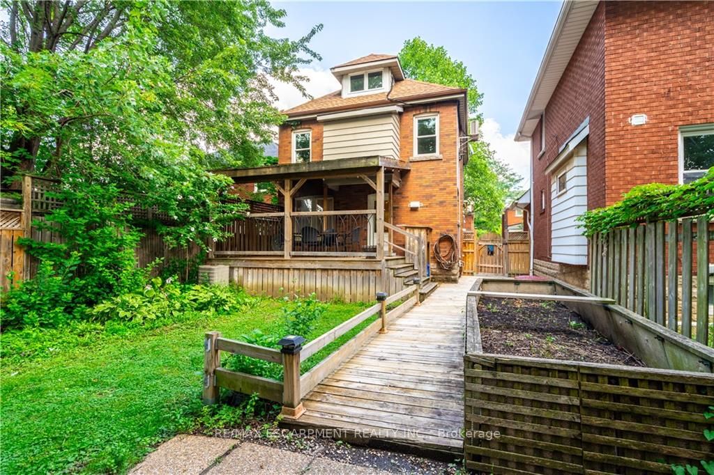 56 Newton Ave