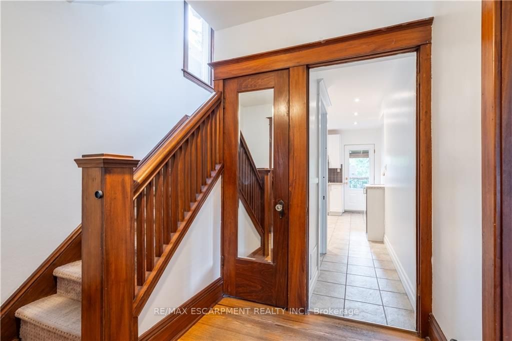56 Newton Ave