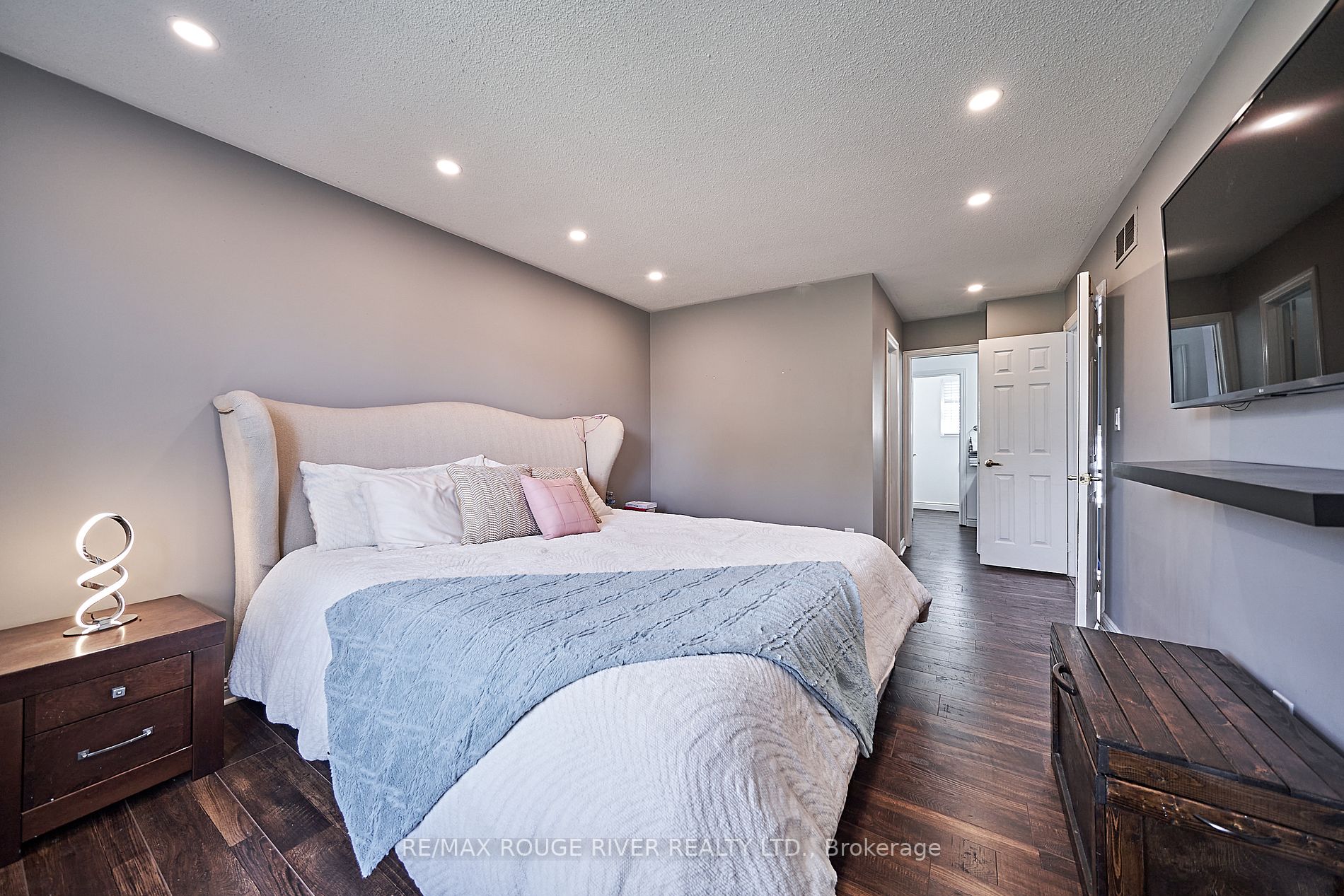 41 Ravine Drive