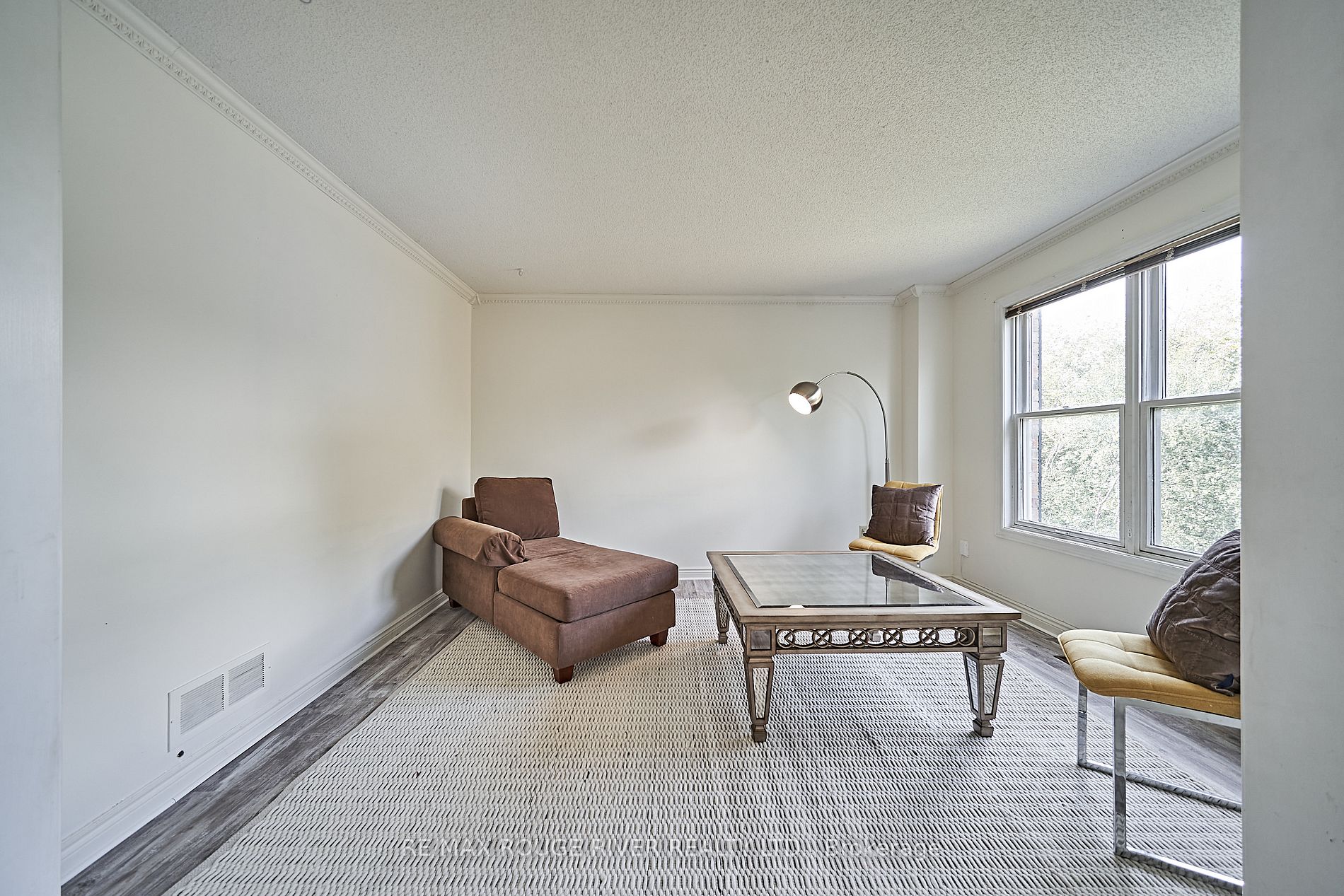 41 Ravine Drive