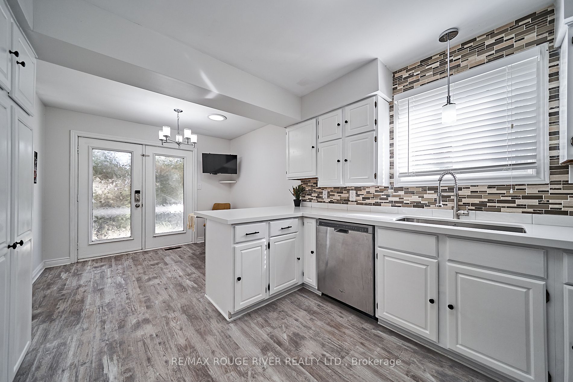 41 Ravine Drive