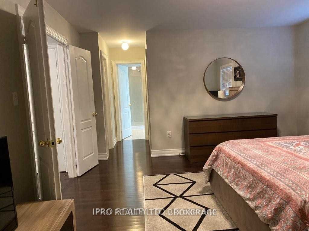 35 Prudham Cres