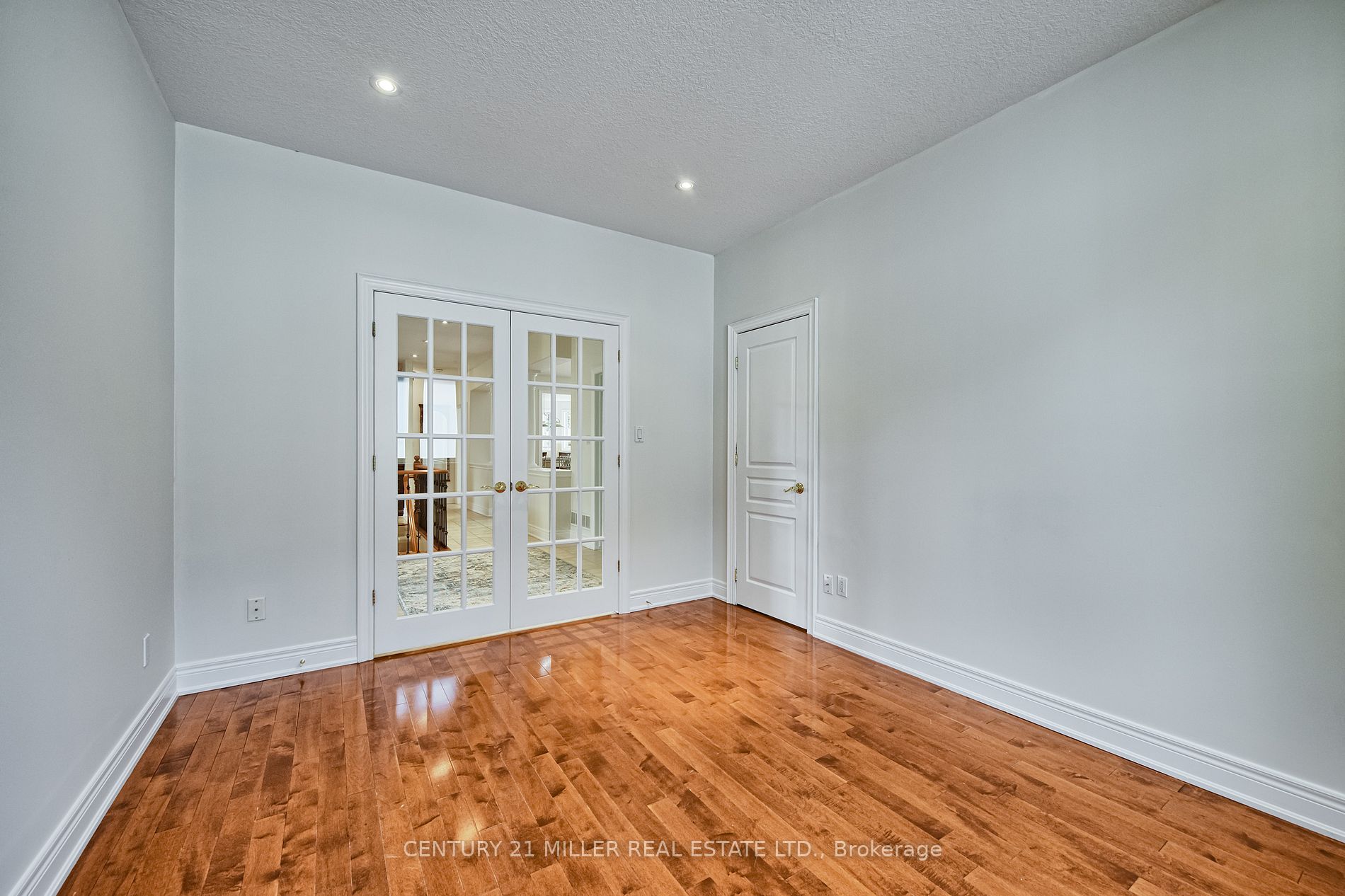 269 Foxridge Dr