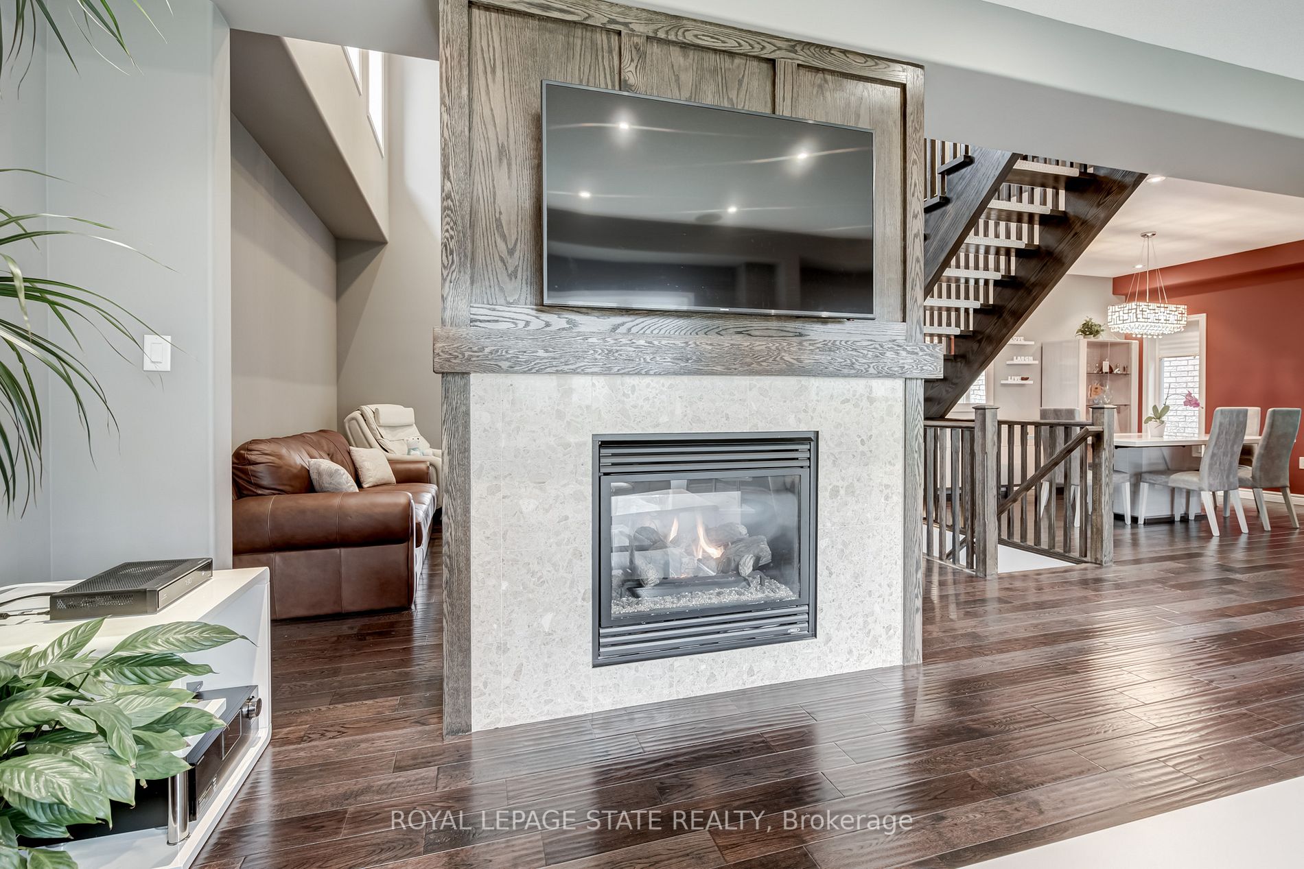 84 Lorne Ave