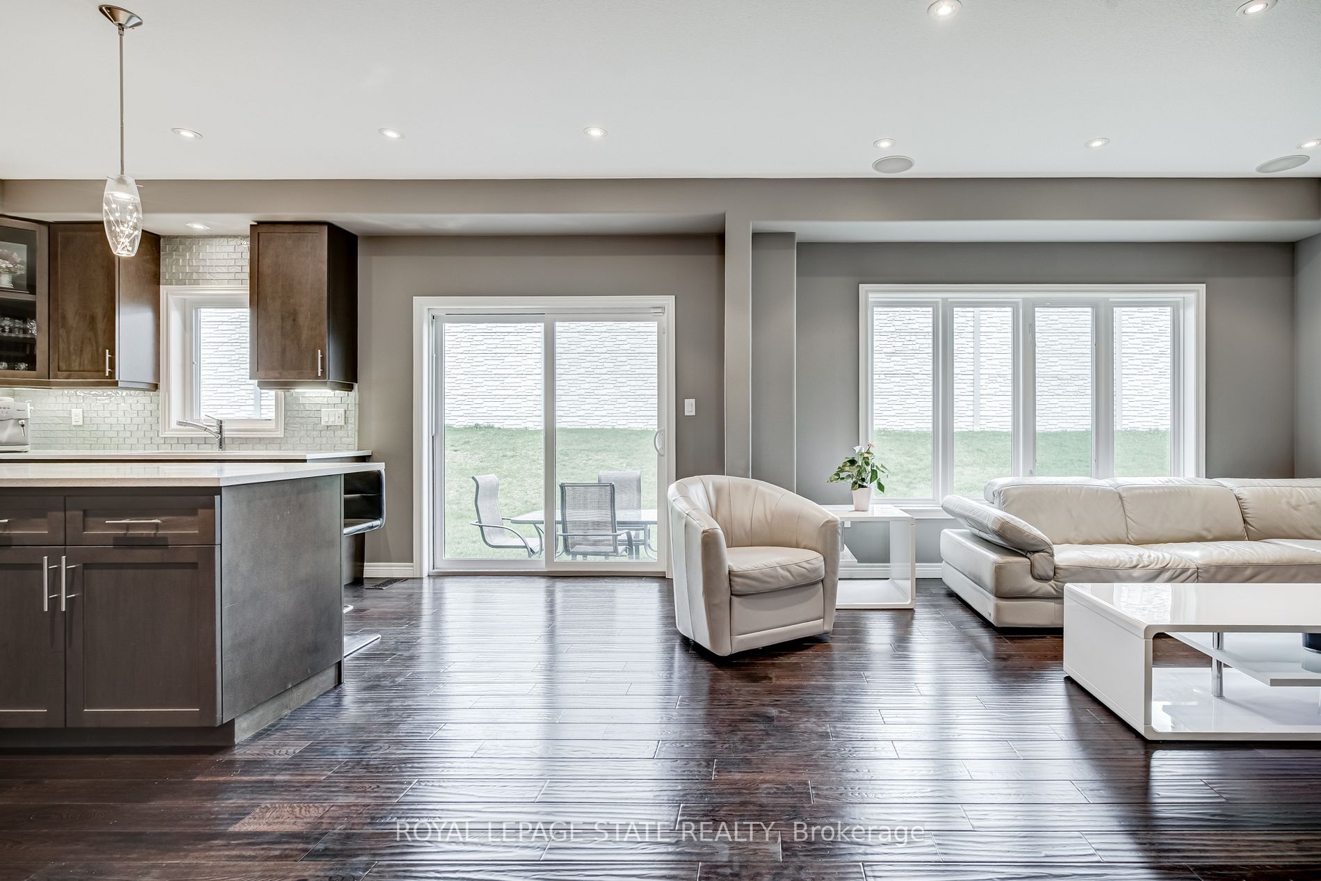 84 Lorne Ave