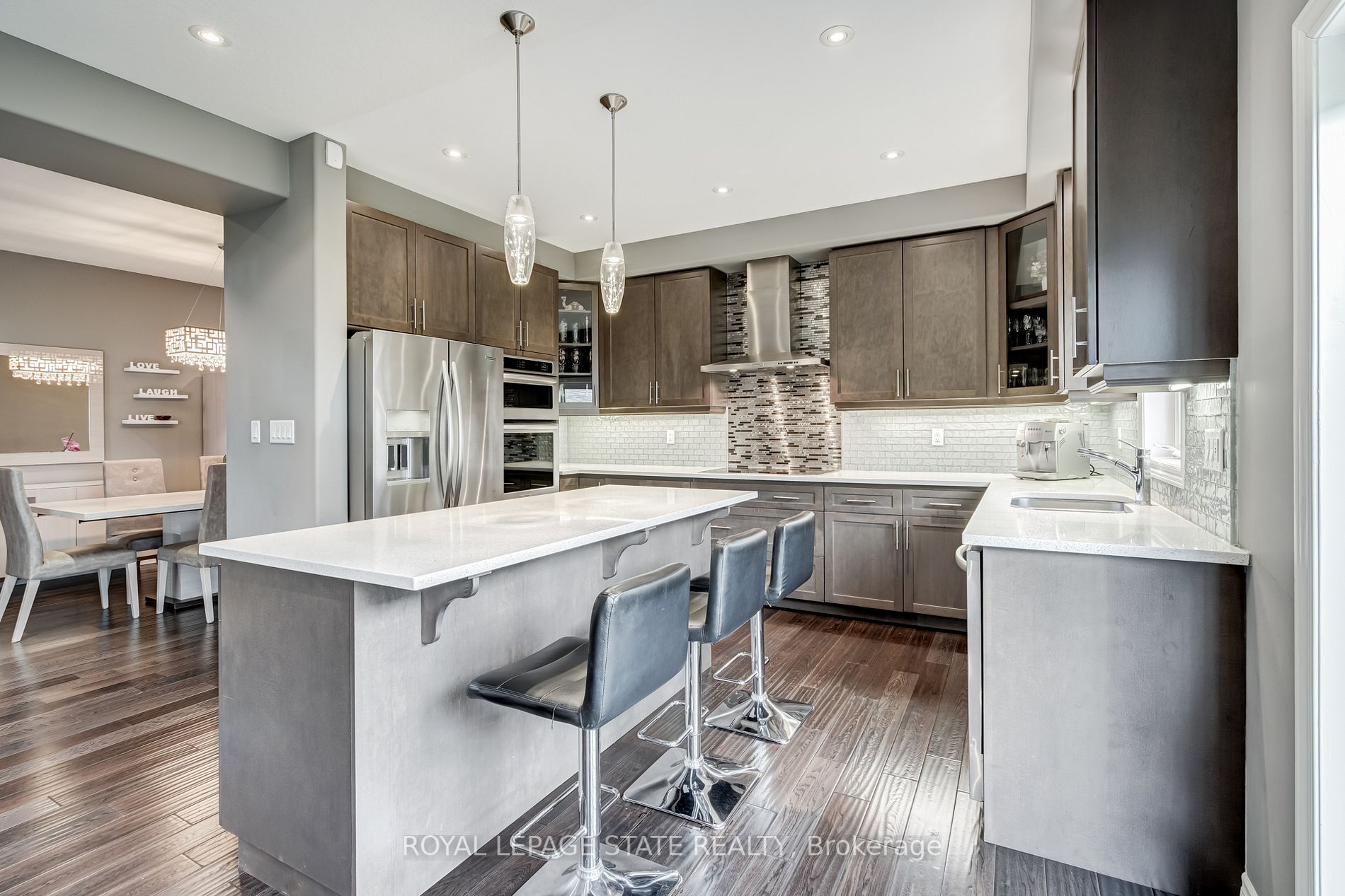 84 Lorne Ave