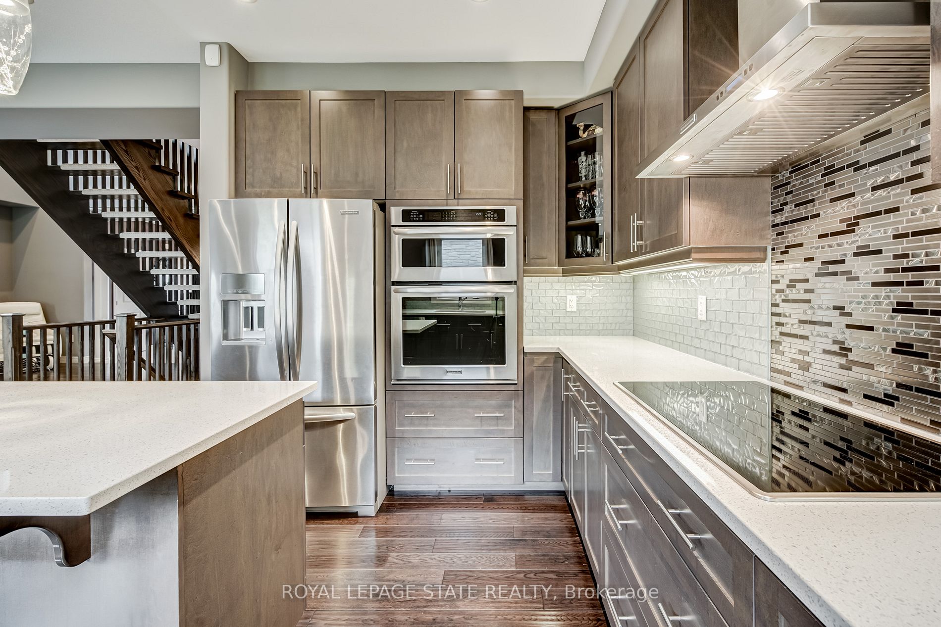 84 Lorne Ave