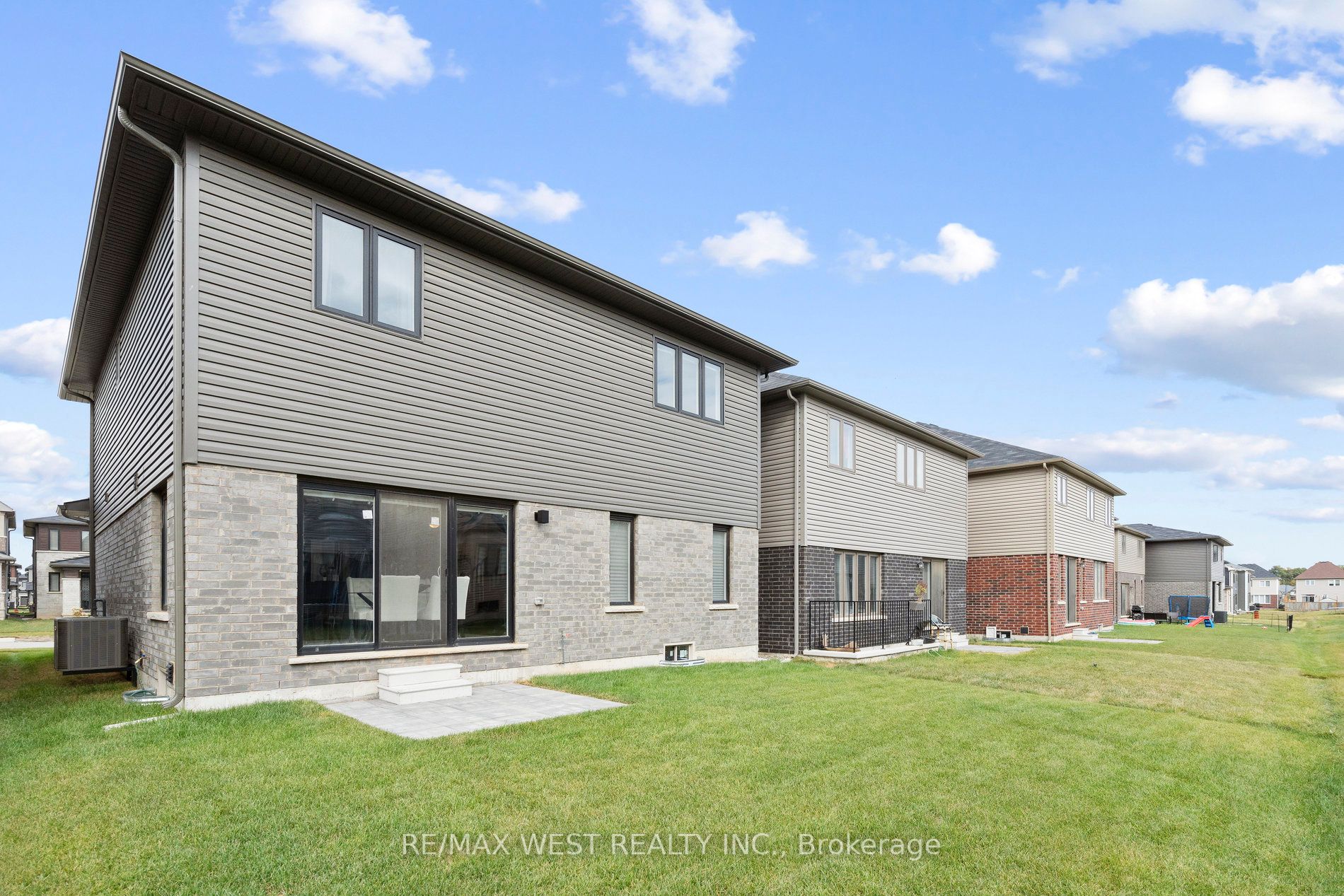 29 Mclaren Ave