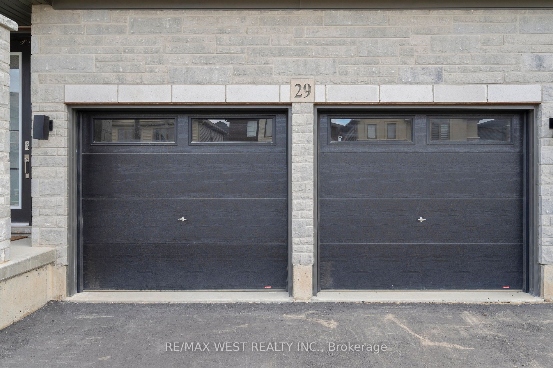 29 Mclaren Ave