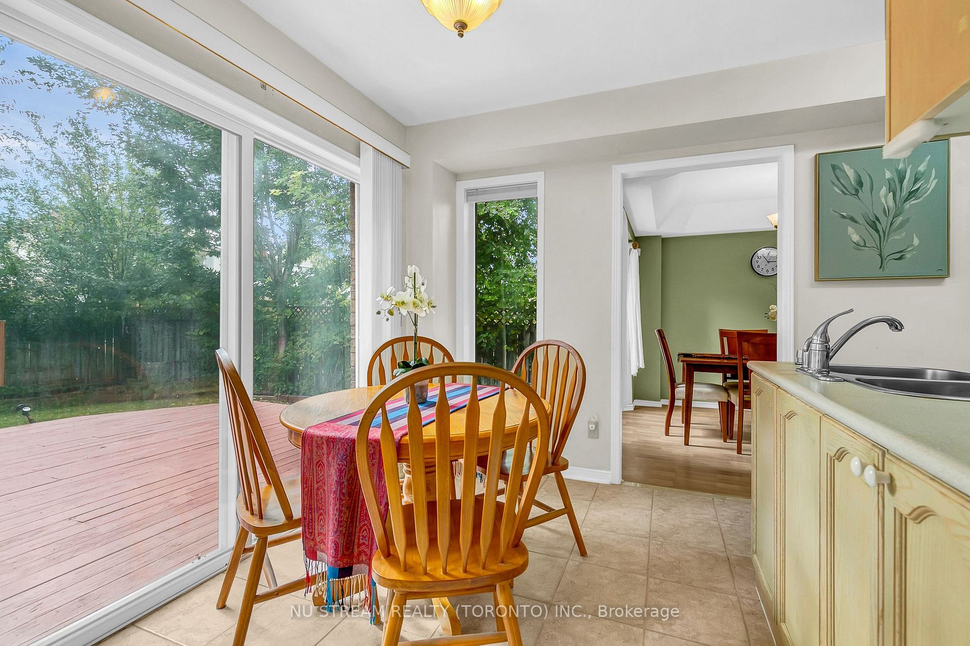 1063 Peach Blossom Cres