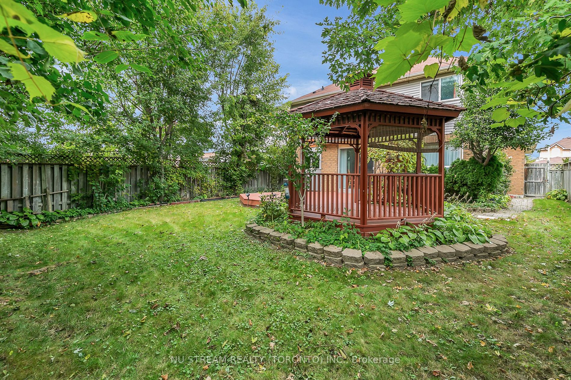 1063 Peach Blossom Cres