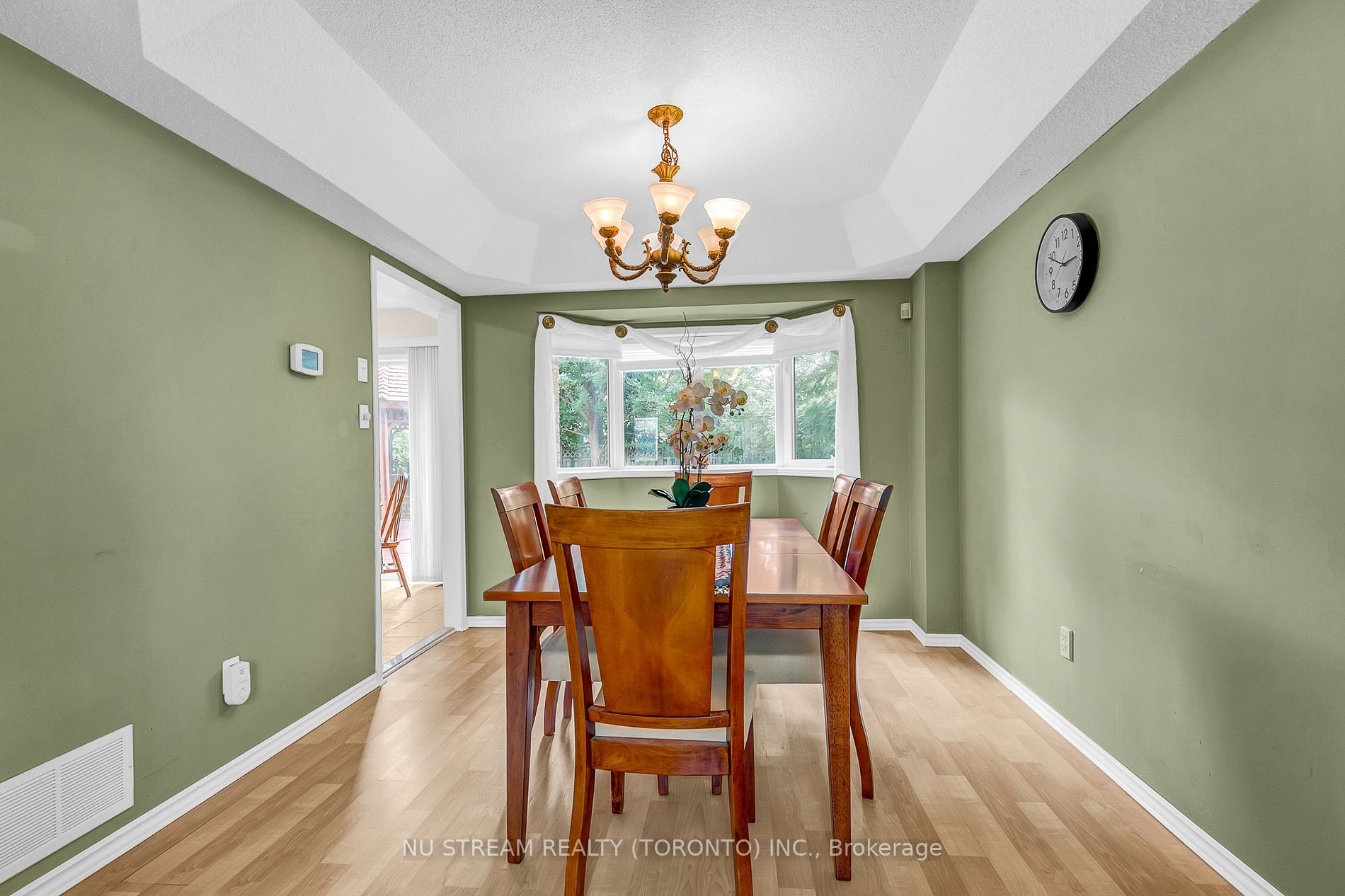 1063 Peach Blossom Cres