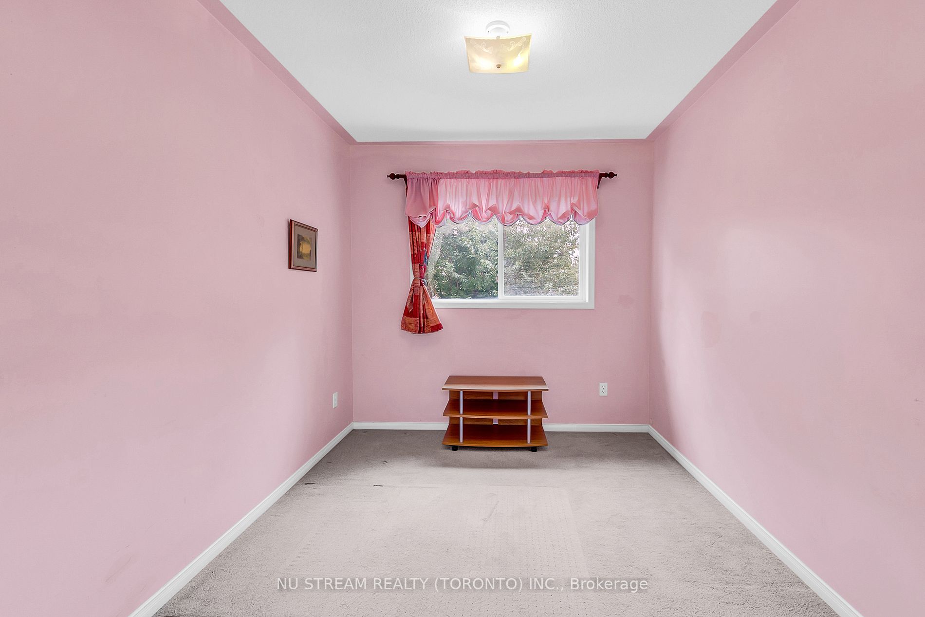 1063 Peach Blossom Cres