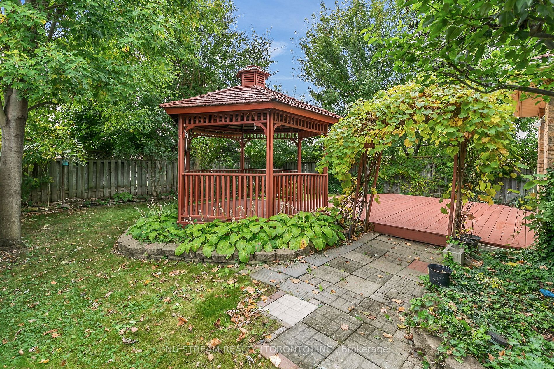 1063 Peach Blossom Cres