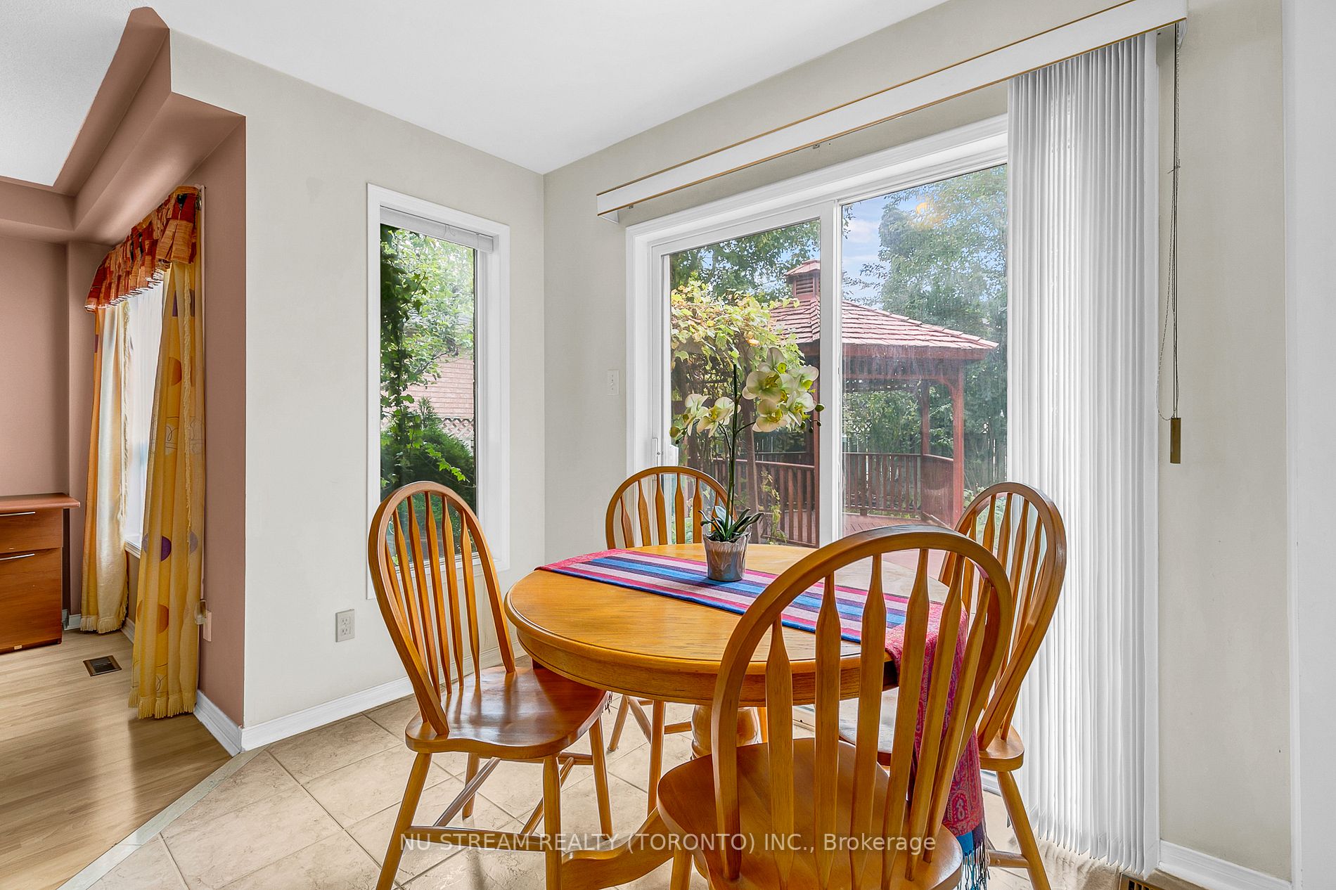 1063 Peach Blossom Cres