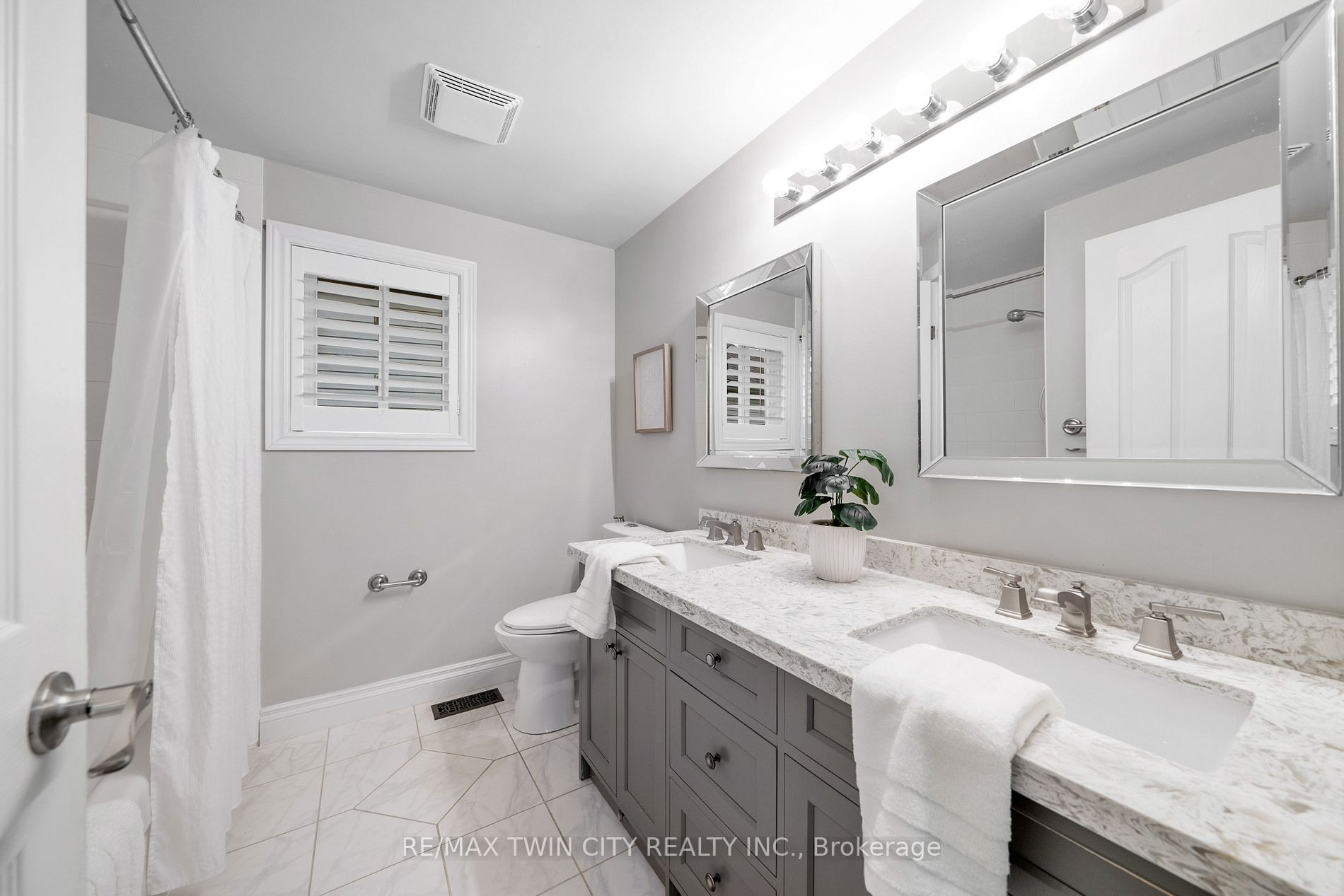 274 Huck Crescent