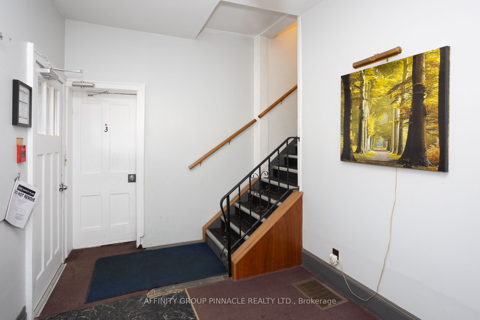 70 Wellington St