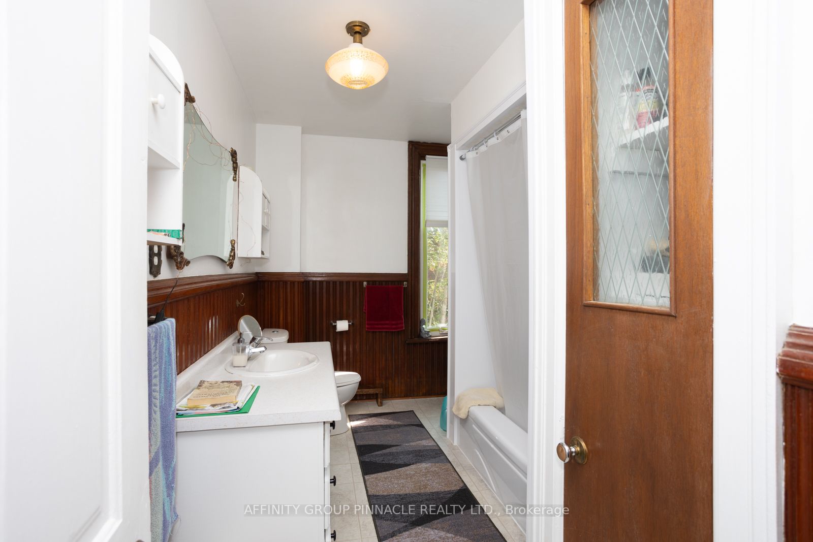 70 Wellington St