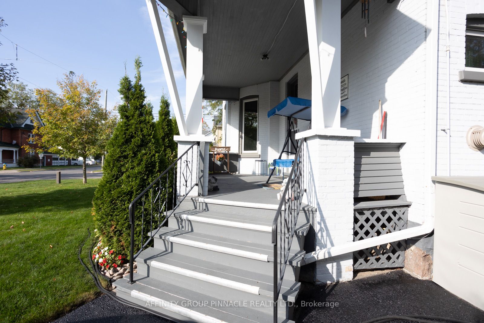 70 Wellington St