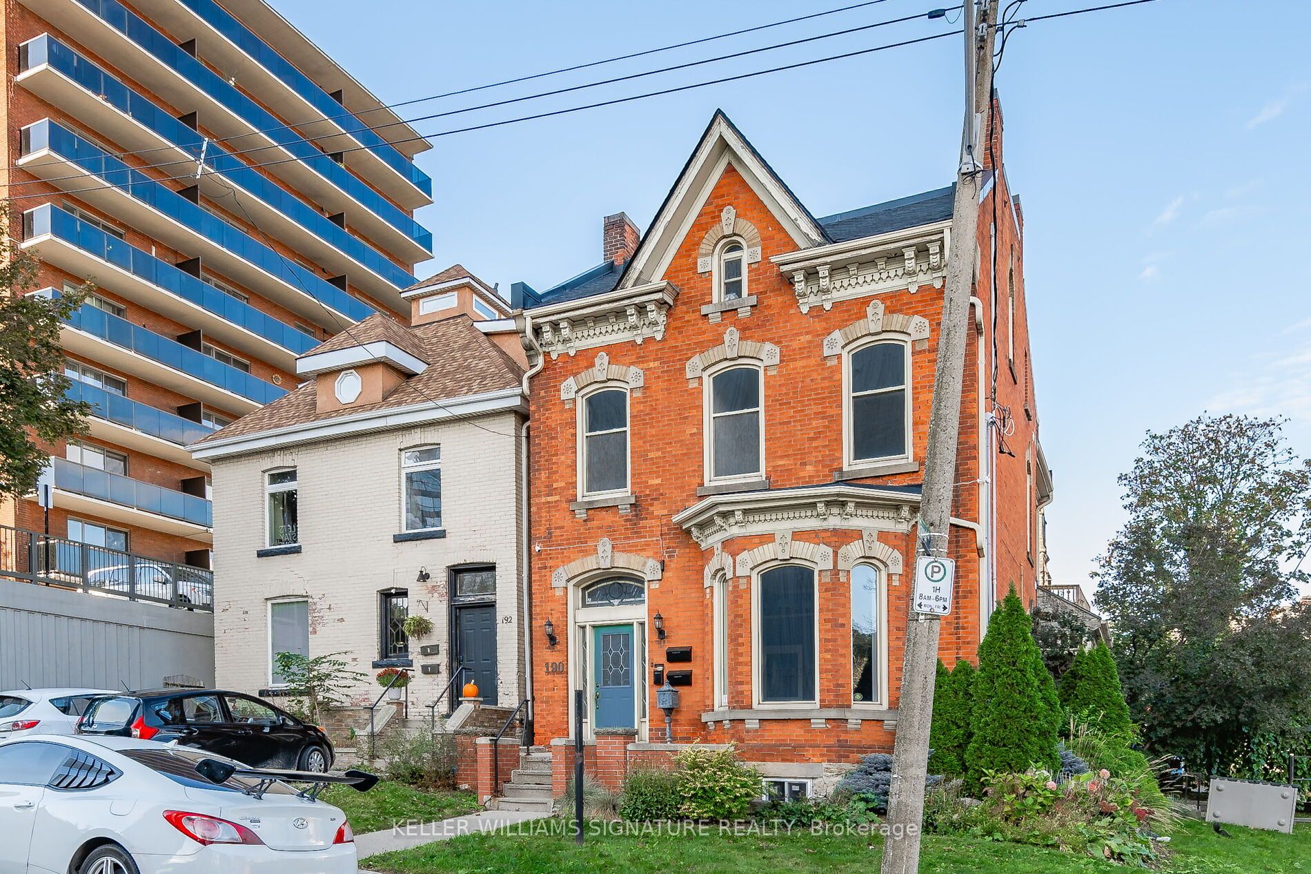 190 Catharines St S, #3