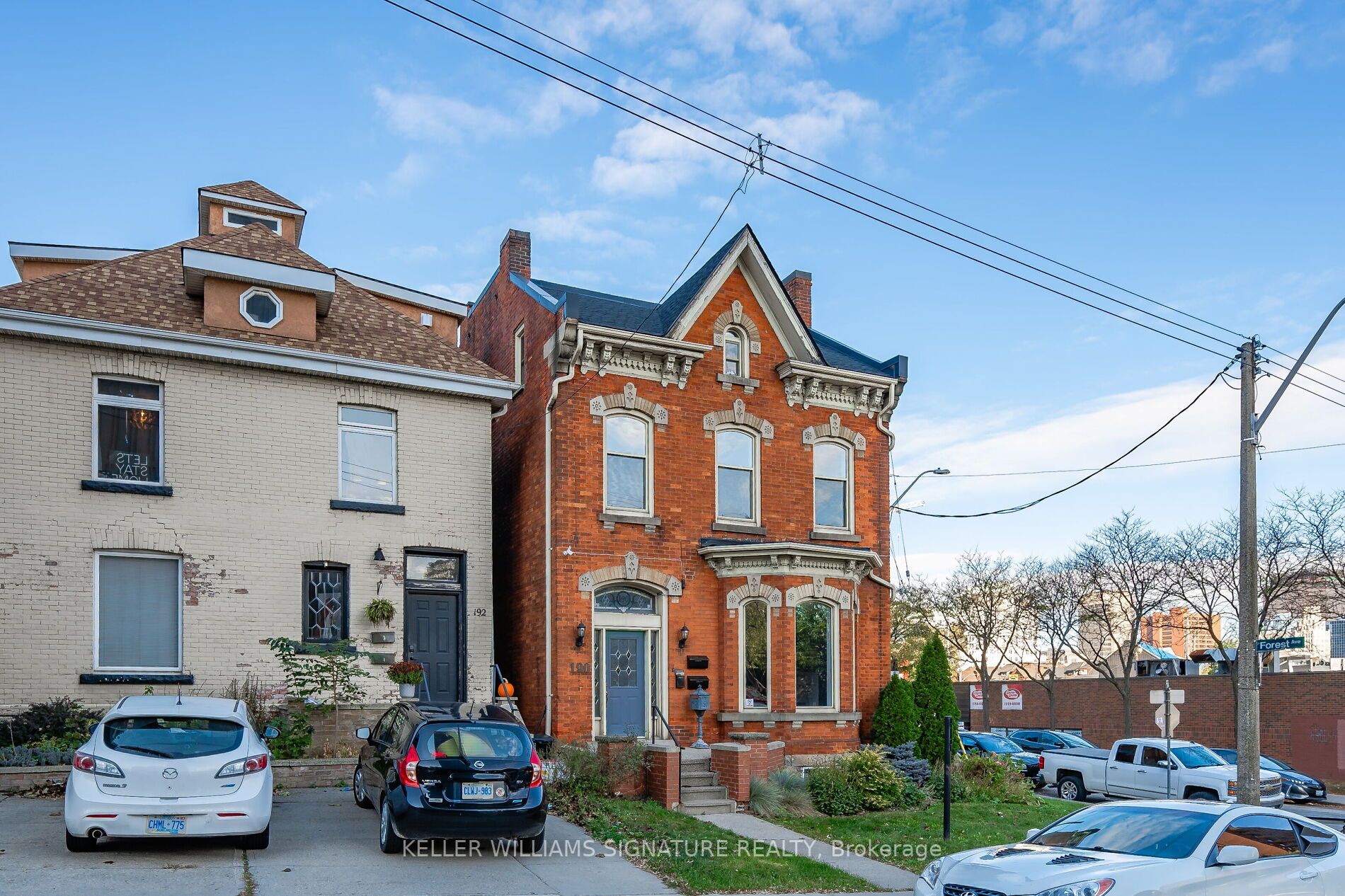 190 Catharines St S, #3