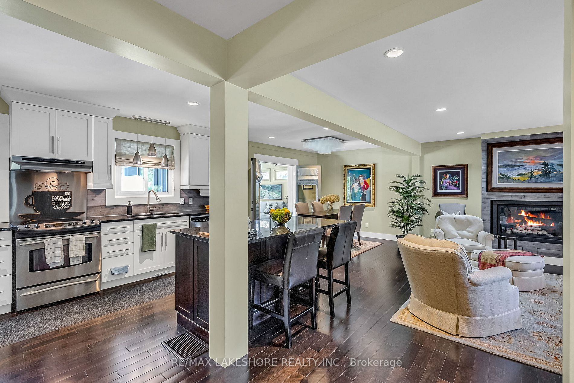 701 Jeffrey Cres