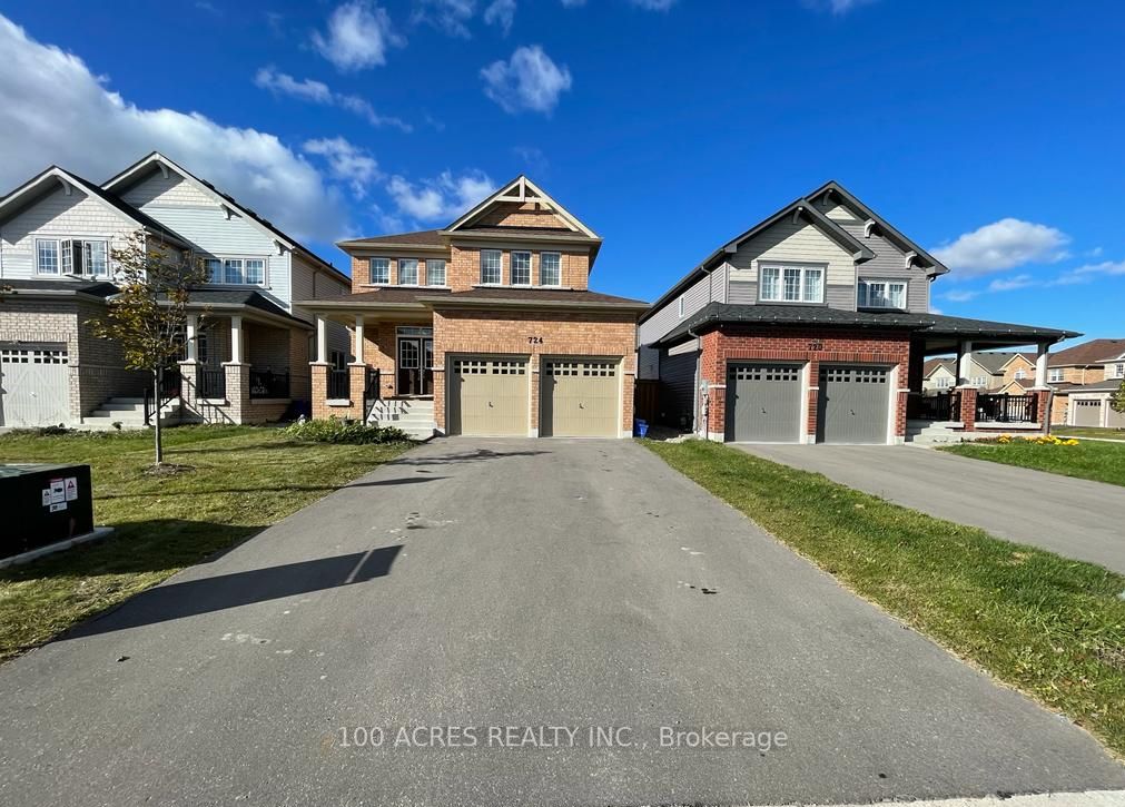 724 Gilmour Cres