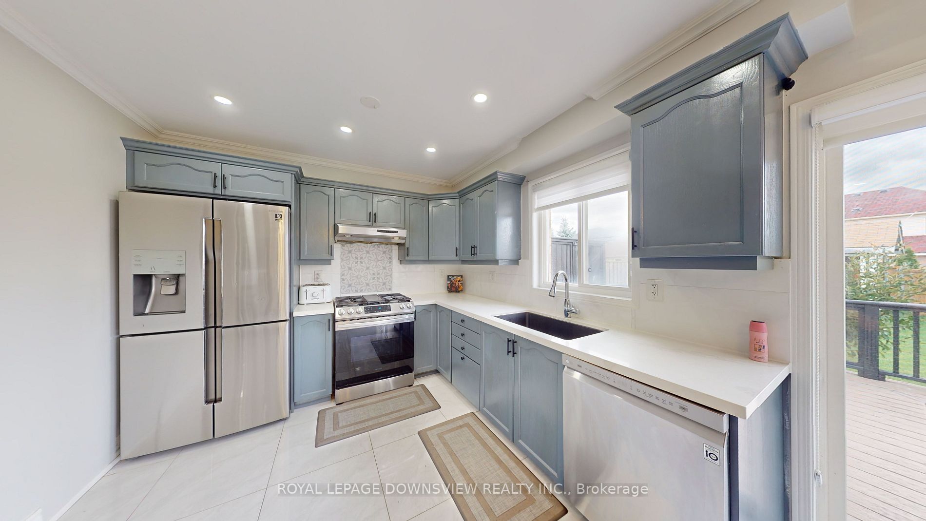 2 Mathews Court