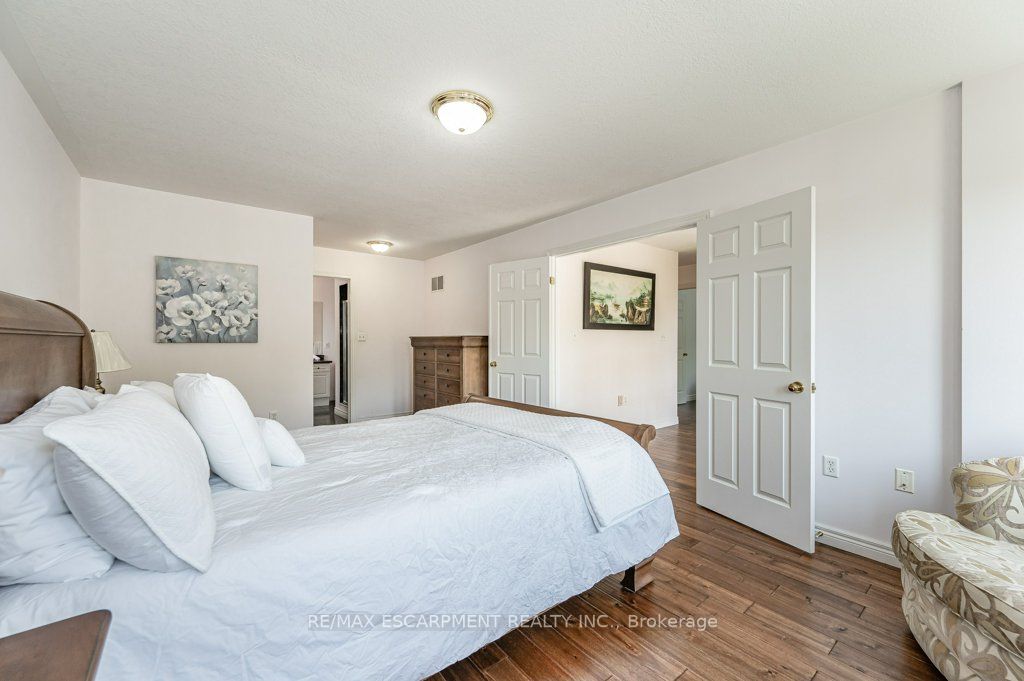 211 Gatestone Dr