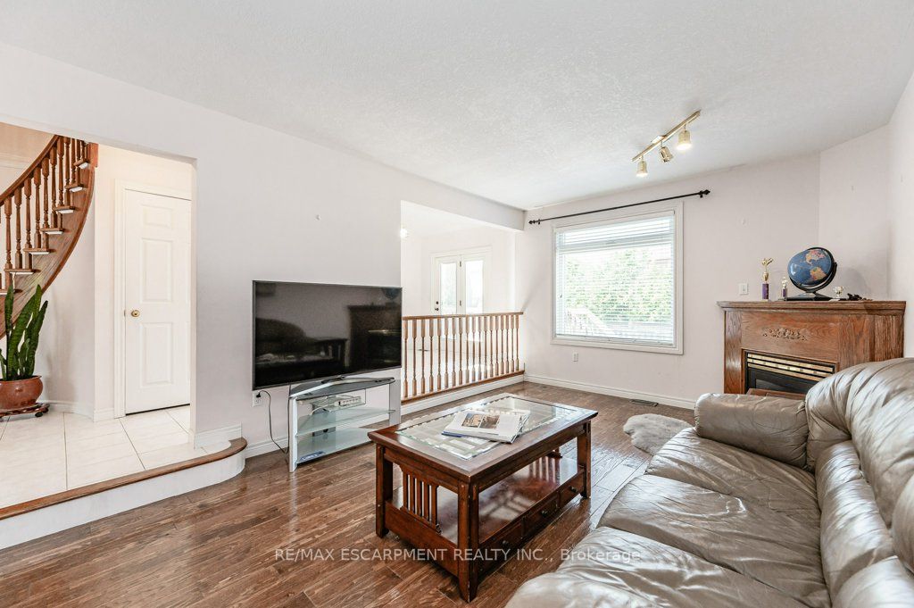 211 Gatestone Dr