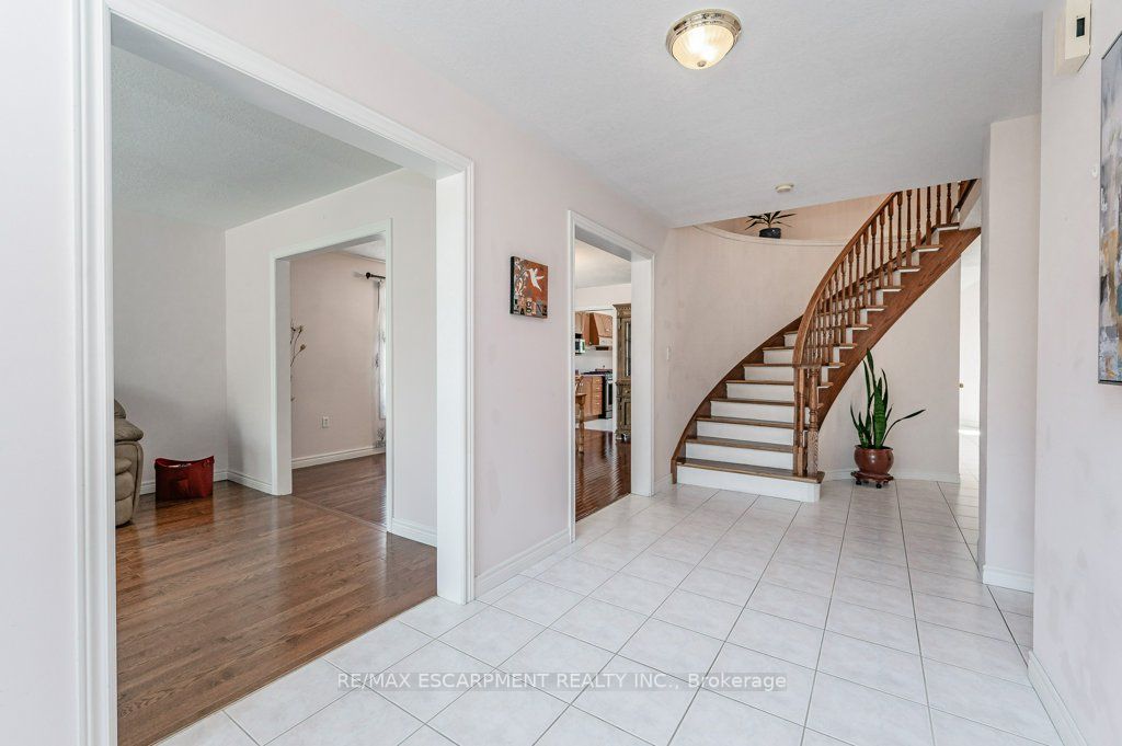 211 Gatestone Dr