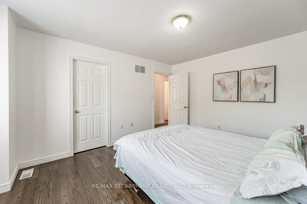 211 Gatestone Dr