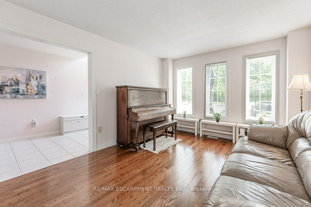 211 Gatestone Dr