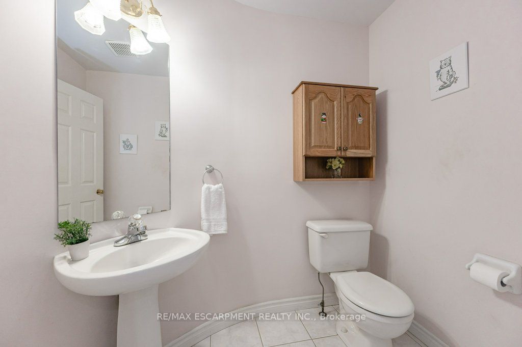 211 Gatestone Dr