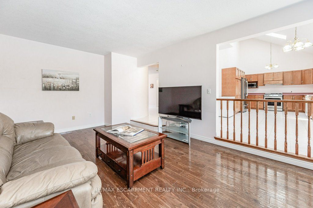 211 Gatestone Dr
