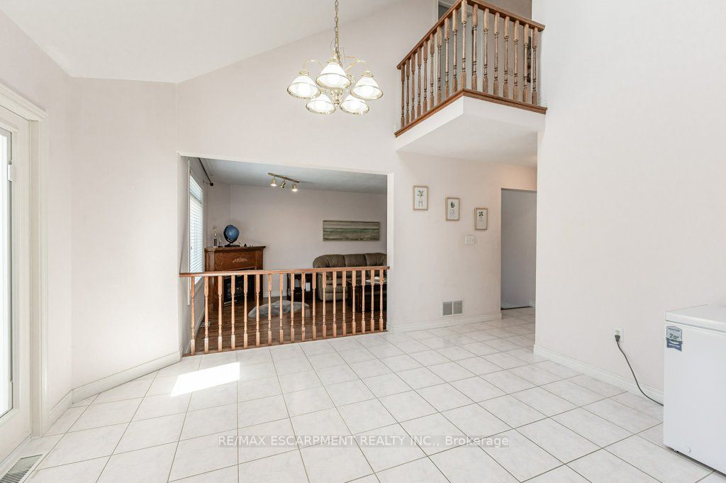 211 Gatestone Dr