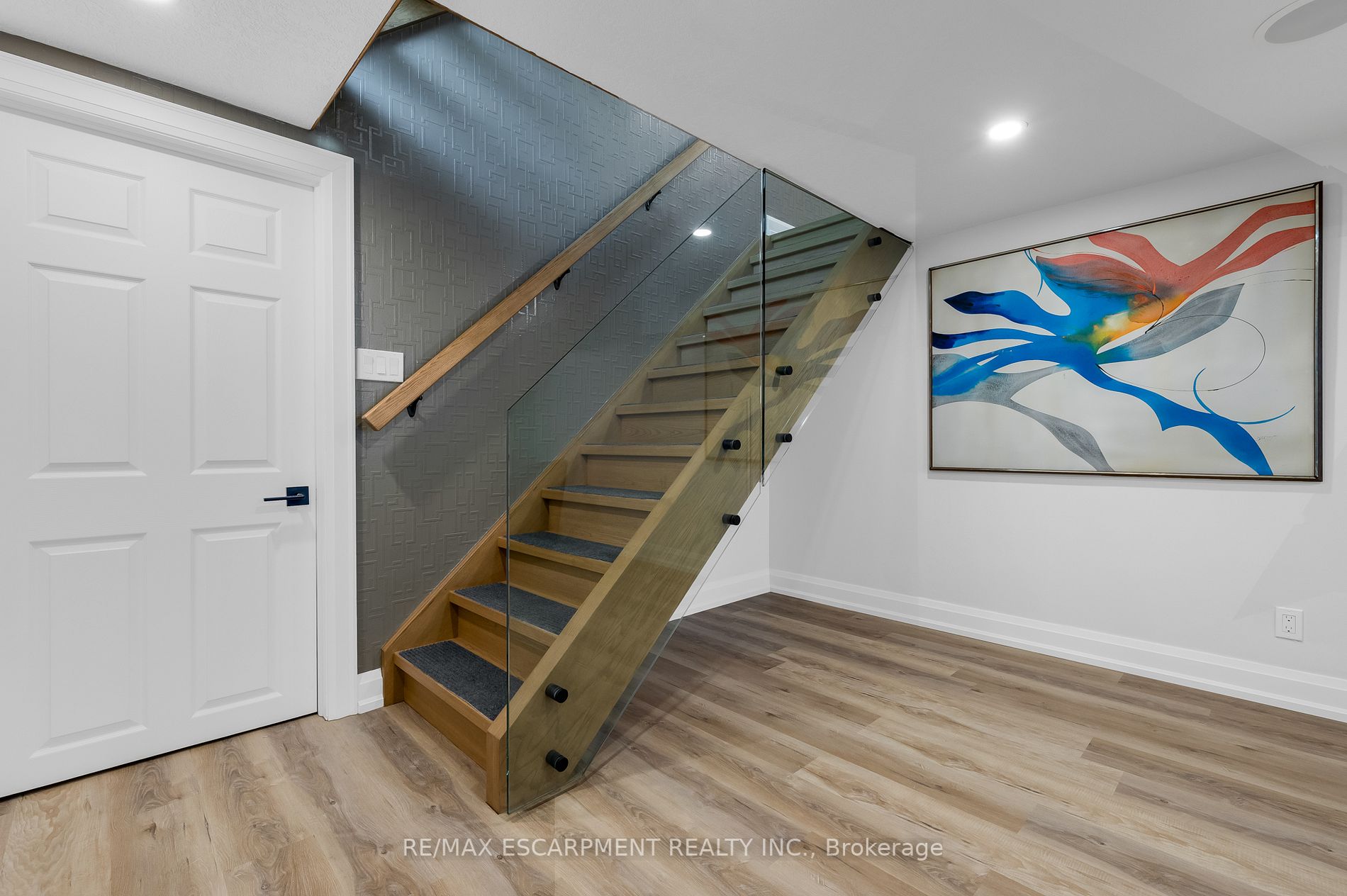 83 Dorchester Dr