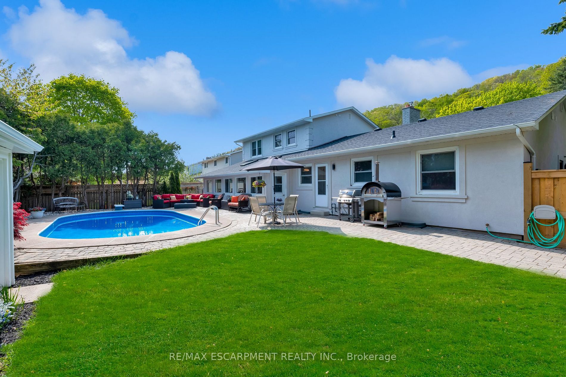 83 Dorchester Dr