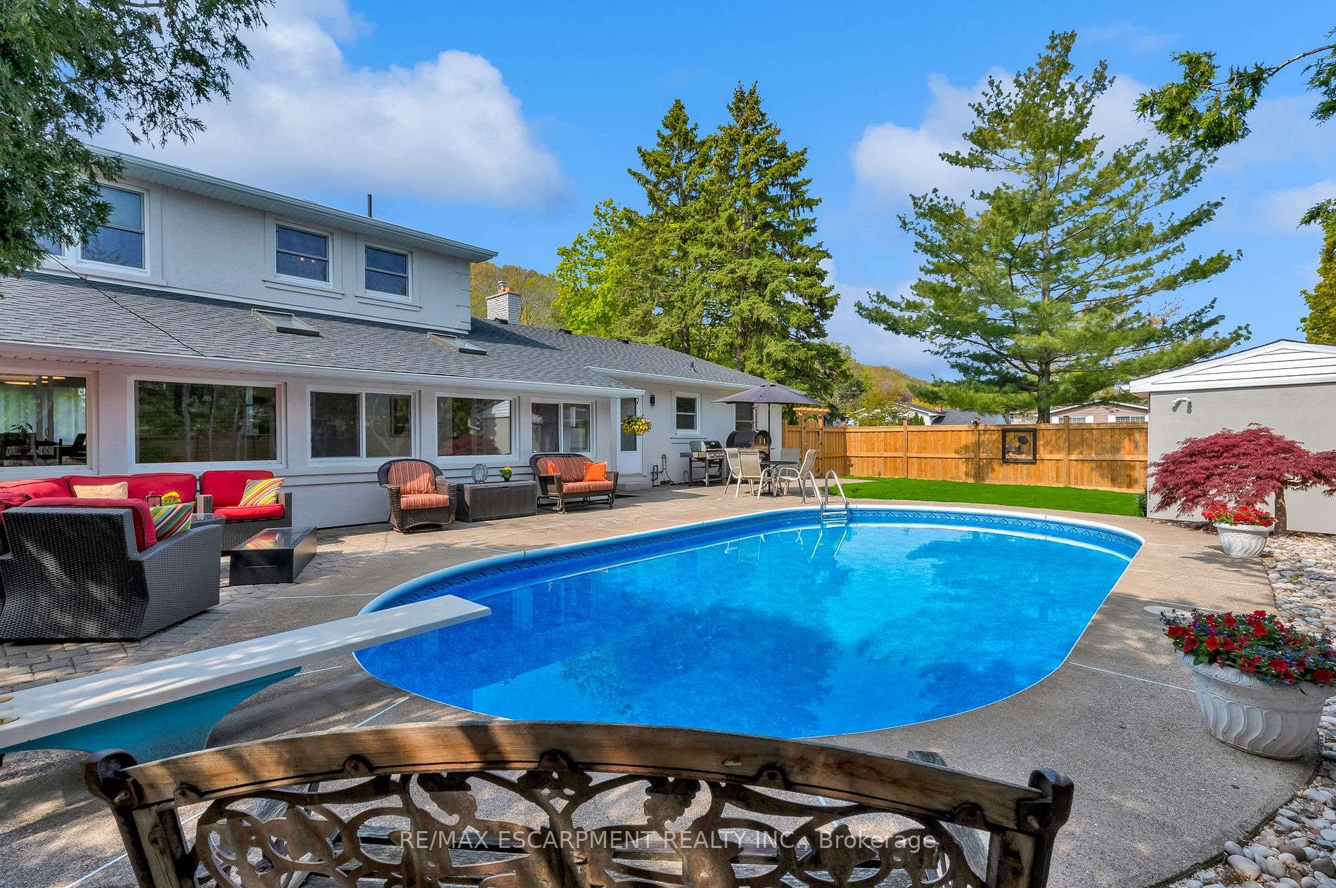 83 Dorchester Dr