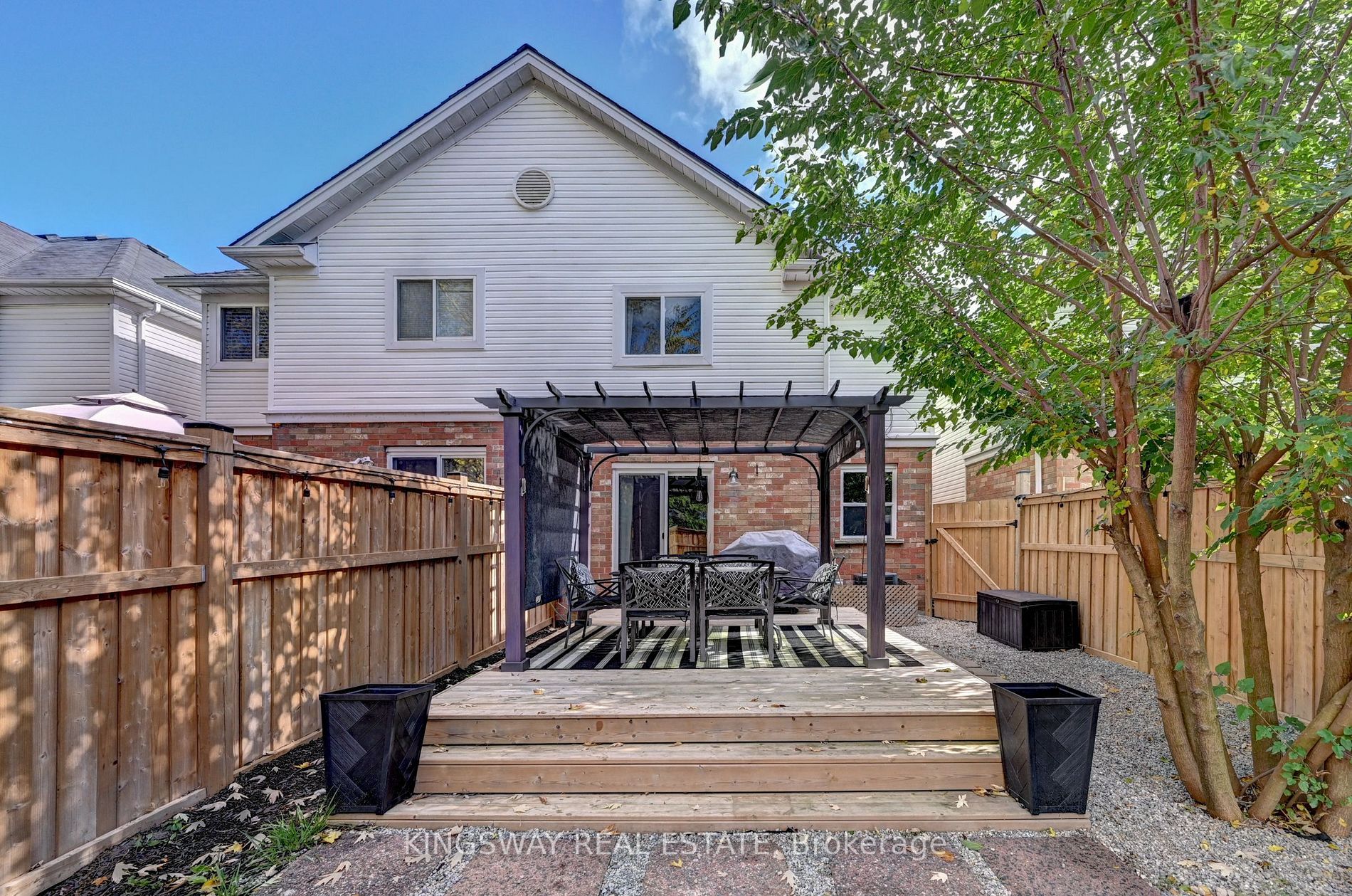 503 Mayflower St