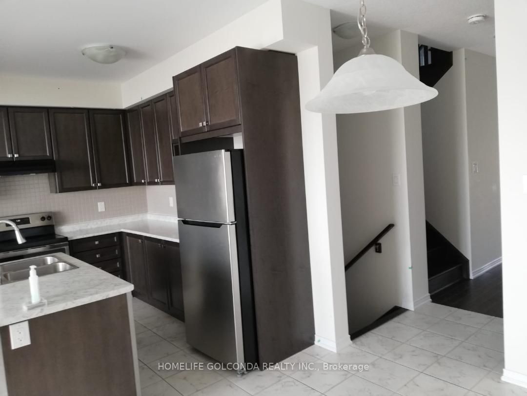 8004 Odell Cres