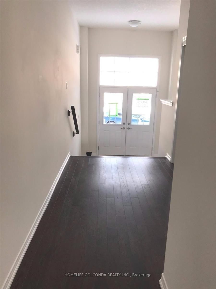 8004 Odell Cres