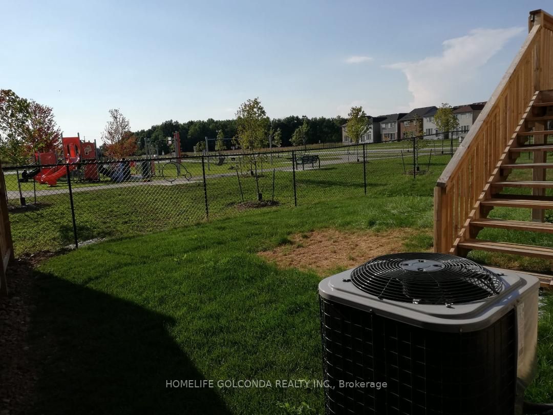 8004 Odell Cres
