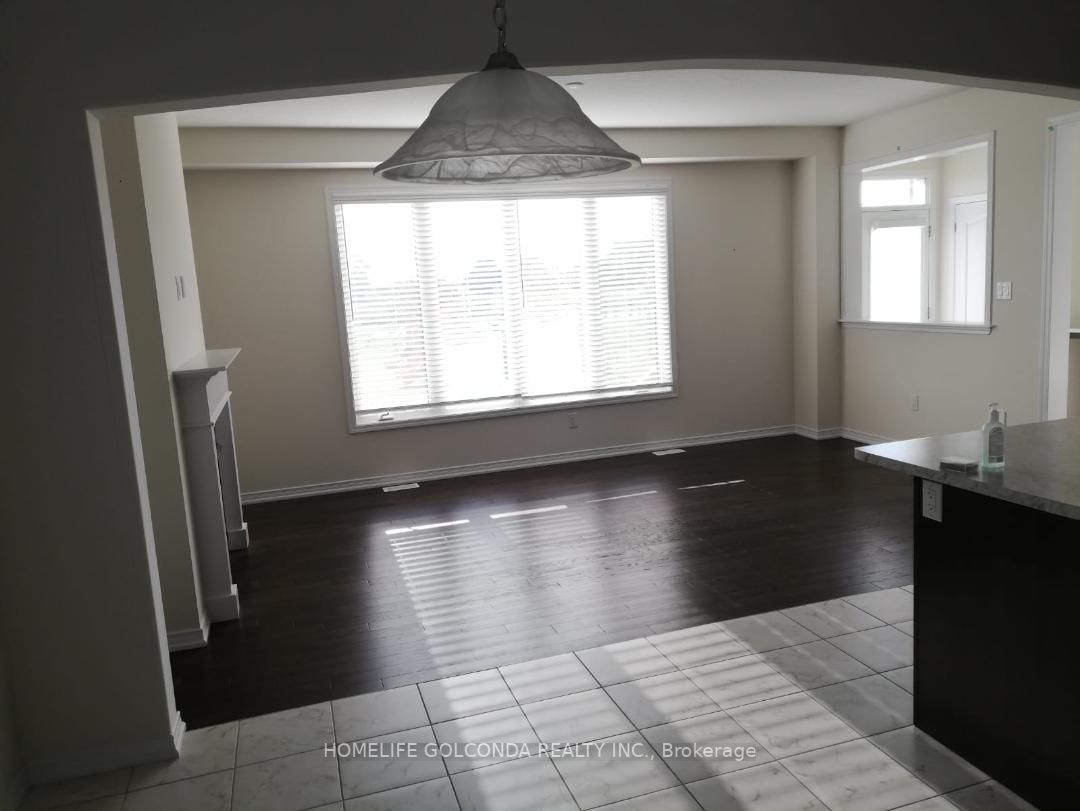 8004 Odell Cres