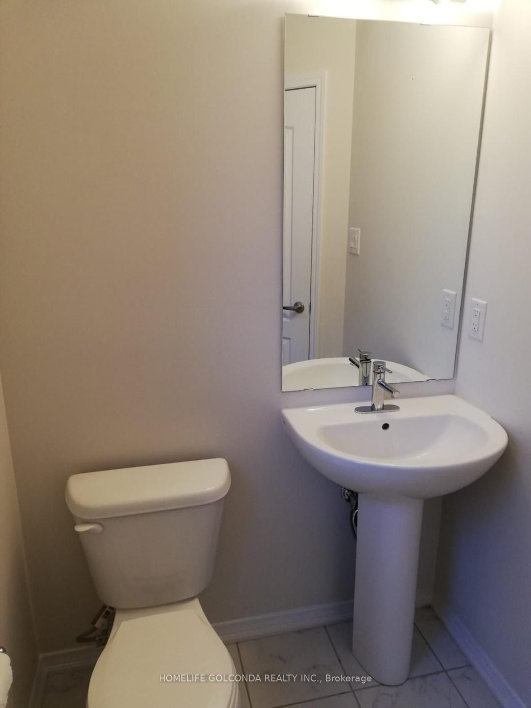 8004 Odell Cres