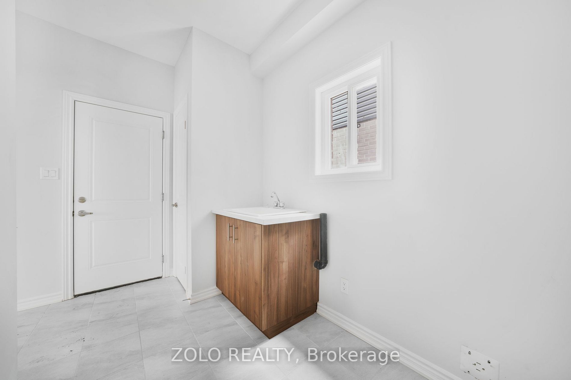 47 Hildred St N